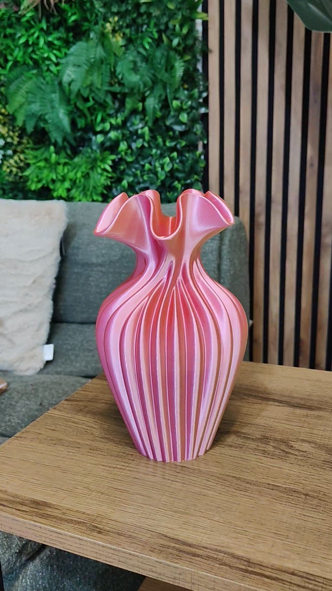 Video del Vaso Ariel rosa, arancio e oro stampato in 3D